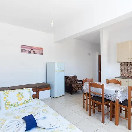 Boggi Apartment Goudhouros Exterior photo