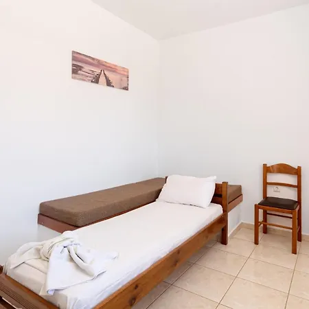Boggi Apartment Goudhouros Exterior photo