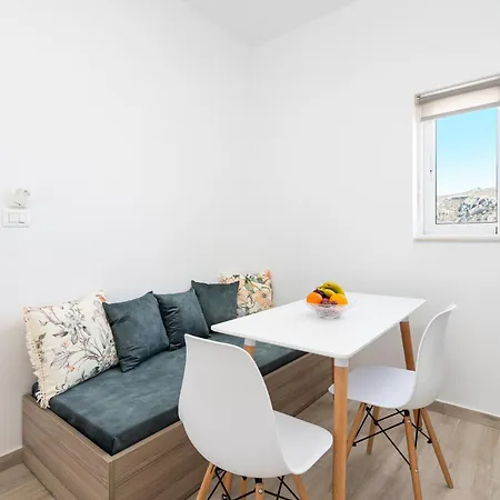 Boggi Apartment Goudhouros Exterior photo